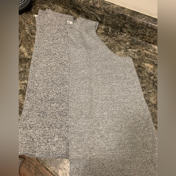 2 Grey Gap Mockneck Sleeveless Sweaters - Picture 1 of 11